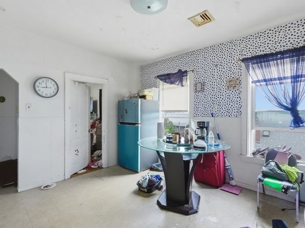 Photo 9 of 54 Shelby Street