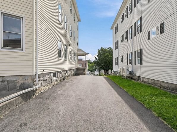 Photo 3 of 16 Plantation Street