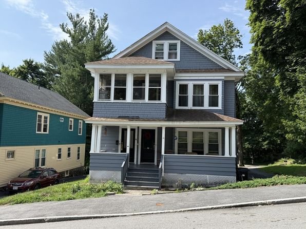 Photo 2 of 33 Barnes Ave
