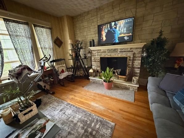 Photo 7 of 11 Woodford St